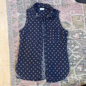 Columbia sleeveless button-down top - size M